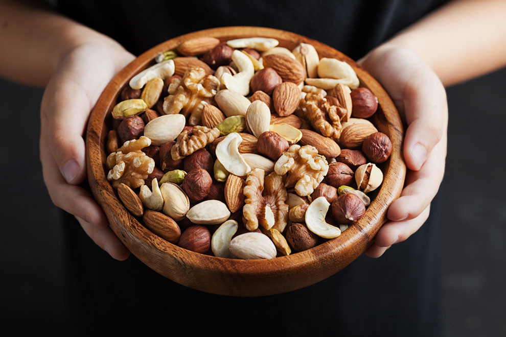 5 Health Benefits of Consuming Nuts